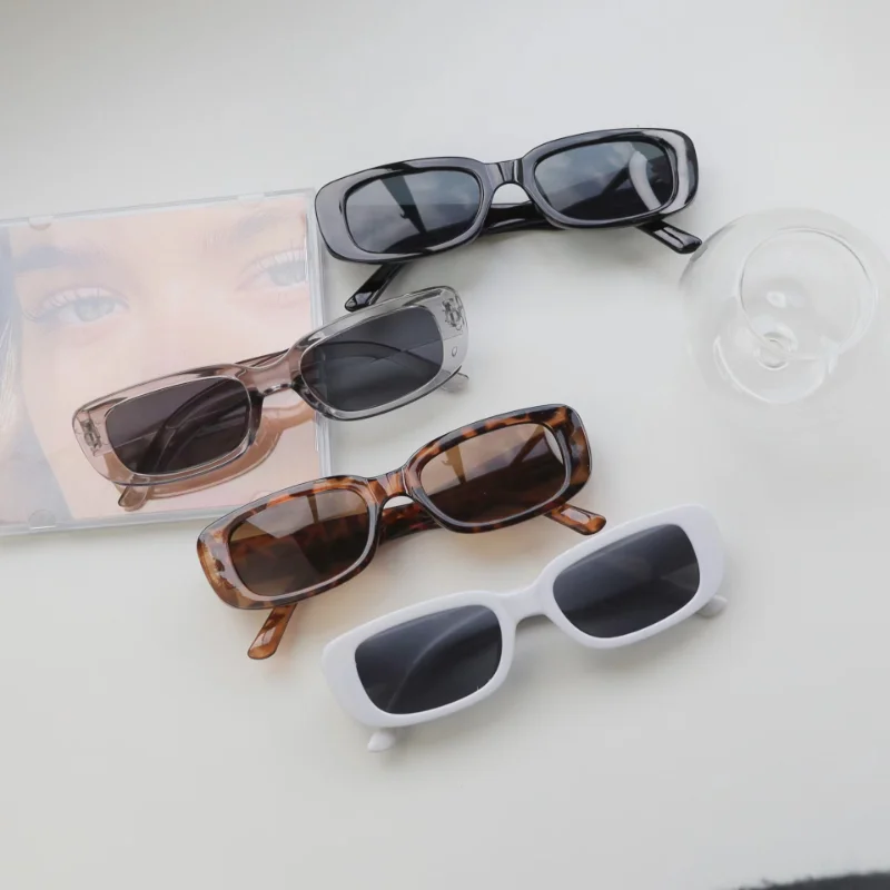 Vintage Small Square Sunglasse - đánh giá và giá Vintage Fashion Images