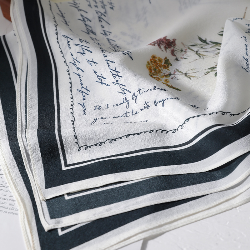 100% Mulberry Silk Scarf 65x65 - đánh giá và giá Vintage Fashion Journal