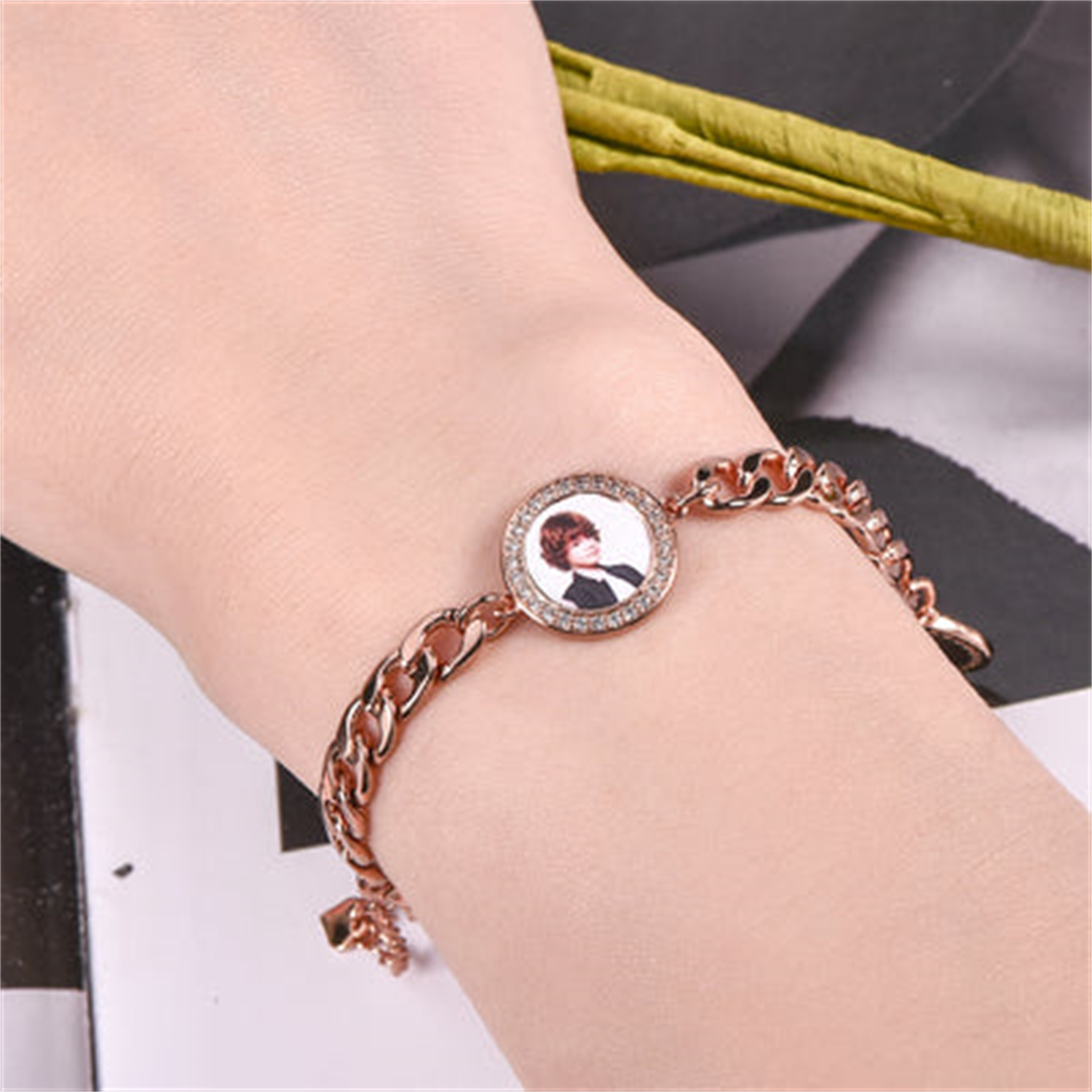 Personalized Cuban Chain Brace - đánh giá và giá Vintage Fashion Photos